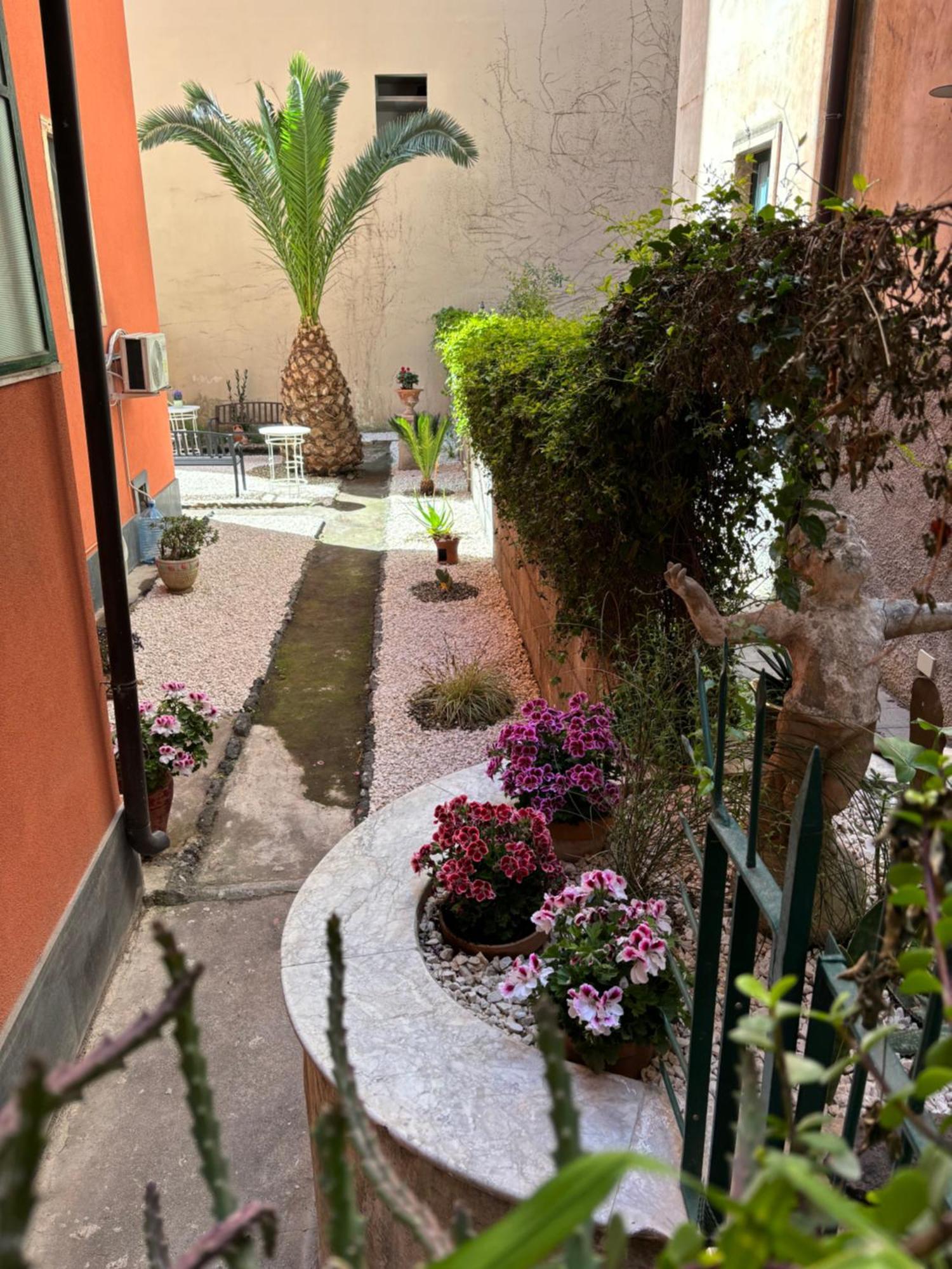 Il Giardino Casa Vacanze Catânia Exterior foto