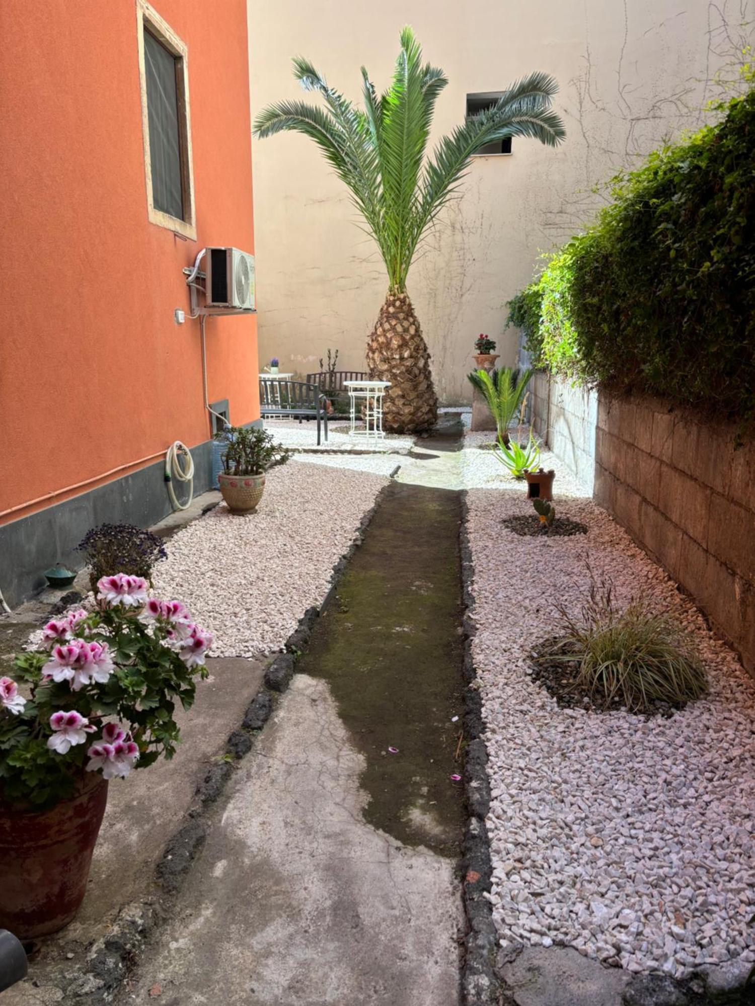 Il Giardino Casa Vacanze Catânia Exterior foto